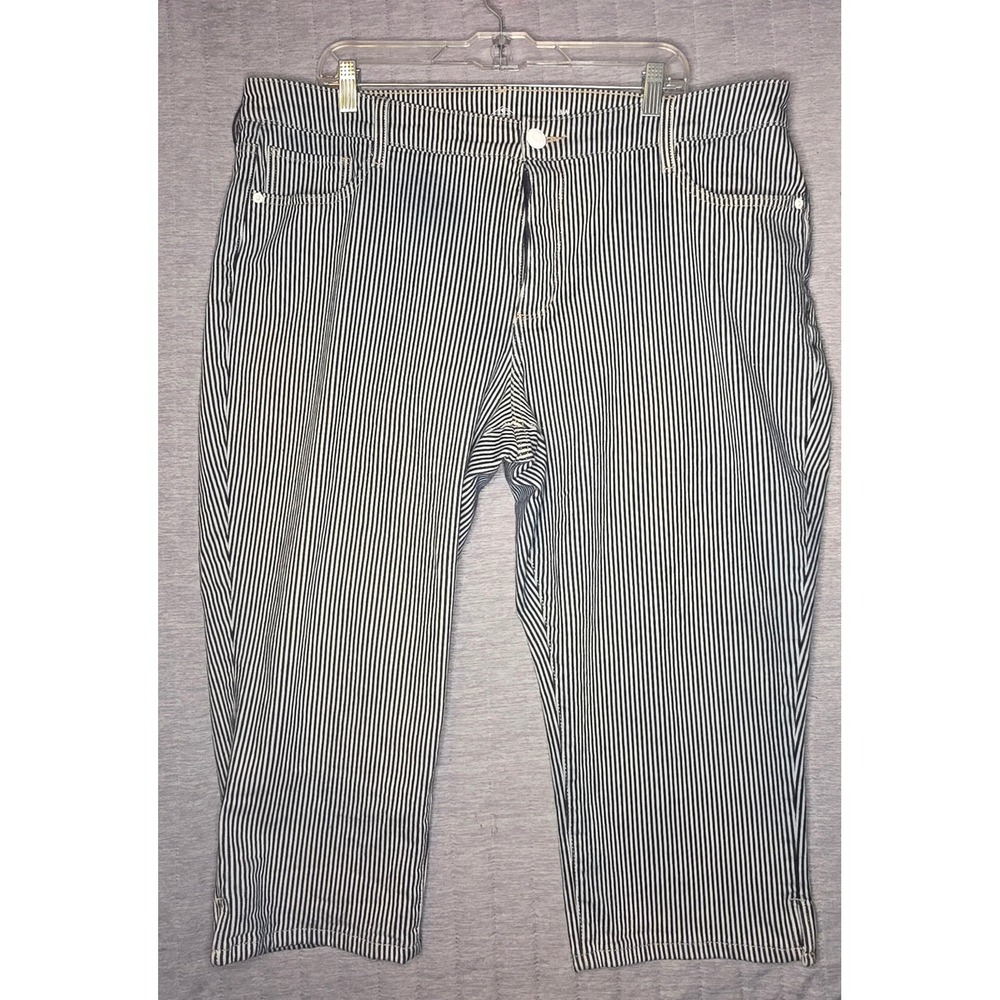 614 St JohnsBay Wom. Railroad Stripe Capri Pants Navy White Sz 18W Cropped Denim